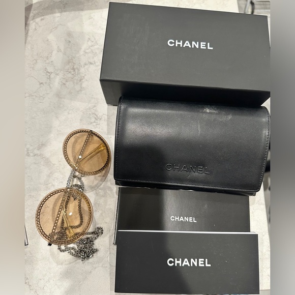 Chanel Gradient Round Chain Sunglasses - Picture 3 of 9